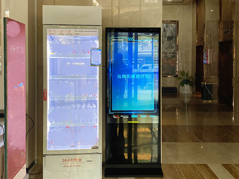 濟南世茂廣場應(yīng)用柯華達(dá)55寸廣告機