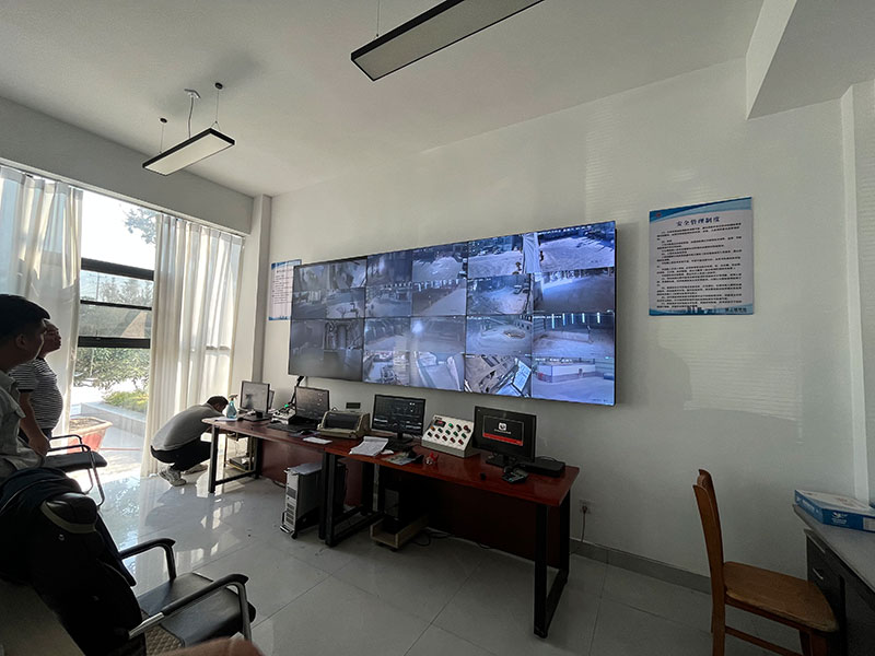 高密誠上城新型建材公司應用柯華達55寸3.5mm2×3液晶拼接屏 高密誠上城新型建材公司應用柯華達55寸3.5mm2×3液晶拼接屏